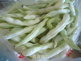 猪肉焖豆角的做法步骤：1