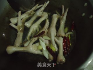 酱香凤爪的做法步骤：4