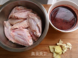 腐乳鸡翅的做法步骤：1