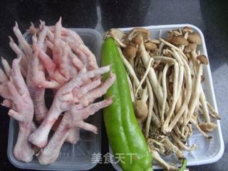 美容神菜-----茶树菇烧凤爪的做法步骤：1