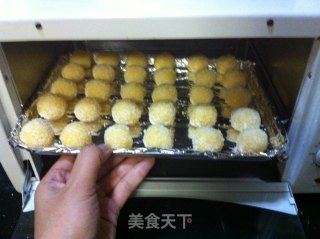 黄金椰丝球的做法步骤：9