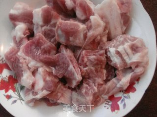 糖醋排骨的做法步骤：1