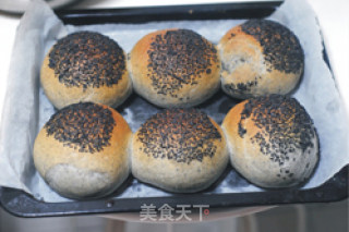 【黑芝麻餐包】的做法步骤：10