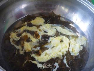 【家庭快手汤系列】紫菜蛋花汤的做法步骤：4