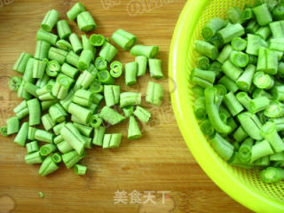 南菜北做【橄榄菜肉沫四季豆】的做法步骤：2