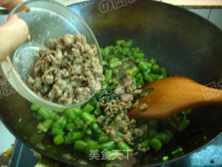 南菜北做【橄榄菜肉沫四季豆】的做法步骤：9