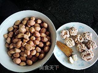 馋嘴小吃---话梅花生的做法步骤：1