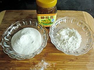 馋嘴小吃---香煎桂花糯米糕的做法步骤：1
