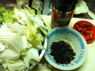 爆炒大白菜的做法步骤：1