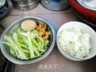 黄金炒饭的做法步骤：1