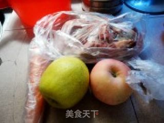 水果汤——苹果梨猪骨汤的做法步骤：1