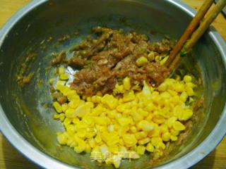 【简单制作的花样饼大全】牛肉玉米发面馅饼的做法步骤：5