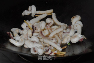 潮汕咸菜炒墨斗须的做法步骤：6