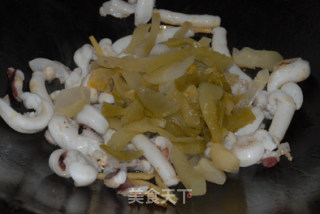 潮汕咸菜炒墨斗须的做法步骤：7