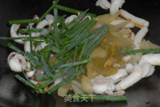 潮汕咸菜炒墨斗须的做法步骤：8