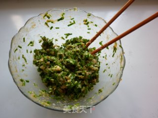 猪耳朵韭菜鲜肉饺子的做法步骤：6