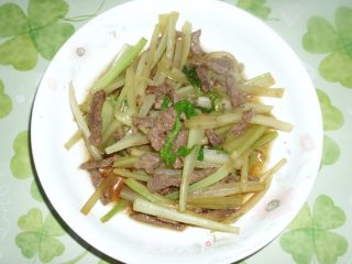 西芹炒牛肉的做法步骤：4