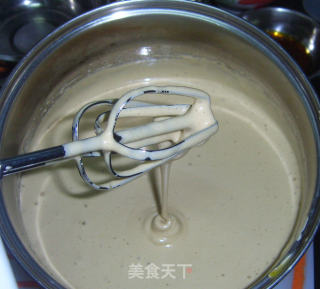 红糖蛋糕—— 电饭锅做的做法步骤：4