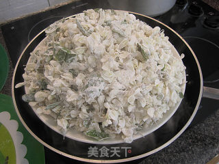 蒸槐花的做法步骤：5
