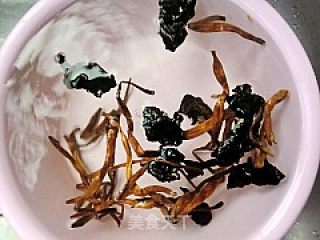 馋嘴小吃---鸡汁豆腐脑的做法步骤：2