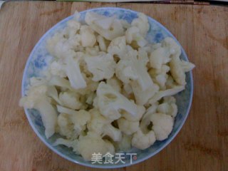 肉炒菜花的做法步骤：2