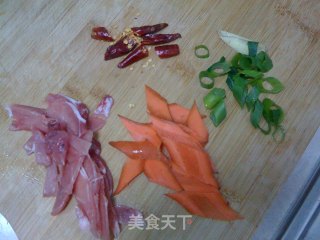 肉炒菜花的做法步骤：3