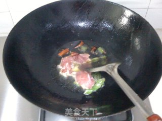 肉炒菜花的做法步骤：4