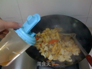 肉炒菜花的做法步骤：7