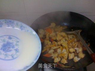 肉炒菜花的做法步骤：8