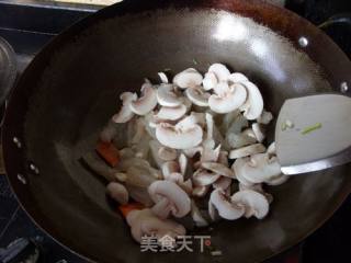 美容菜-----口蘑腐竹炒蹄筋的做法步骤：10