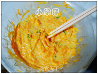 南瓜鸡蛋饼的做法步骤：3