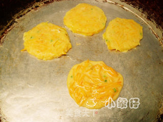 南瓜鸡蛋饼的做法步骤：4