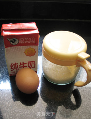 就像小孩子皮肤一样嫩滑----牛奶炖鸡蛋的做法步骤：1
