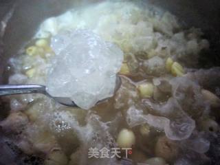 兰香子银耳莲子羹的做法步骤：3