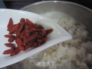 兰香子银耳莲子羹的做法步骤：4