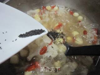 兰香子银耳莲子羹的做法步骤：5