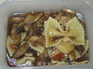 黑椒汁双菇意面的做法步骤：8