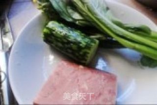 剩菜剩饭大作战--彩色炒饭的做法步骤：1