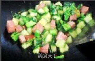 剩菜剩饭大作战--彩色炒饭的做法步骤：4