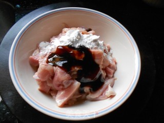 洋葱炒鸡肉的做法步骤：2