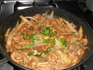洋葱炒鸡肉的做法步骤：8