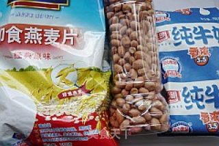 花生牛奶燕麦粥的做法步骤：1