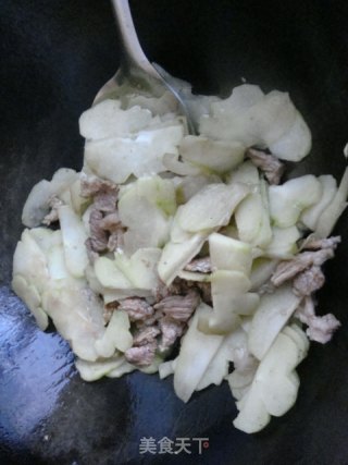 佛手瓜炒肉片的做法步骤：4