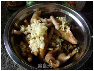 微波炉叮美味鸡脚的做法步骤：3