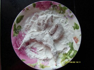 香酥鹌鹑的做法步骤：3