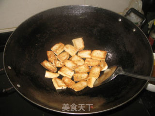 布包豆腐炒肉片的做法步骤：4