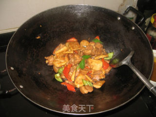 布包豆腐炒肉片的做法步骤：9