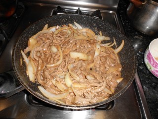 洋葱炒牛肉的做法步骤：7