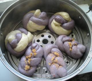 双色紫薯馒头结的做法步骤：11