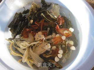 菜干罗汉果汤的做法步骤：2